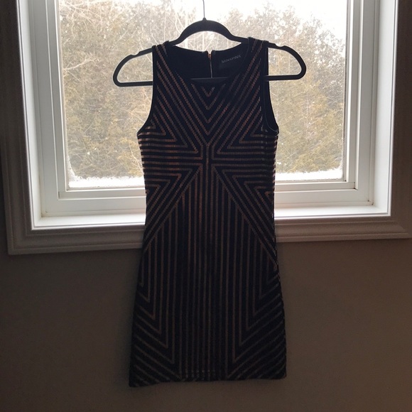 Monk pink dress - Picture 1 of 5